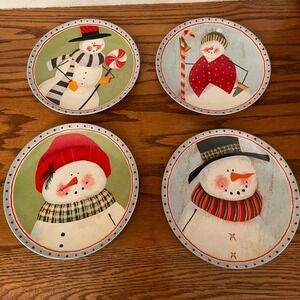 ONEIDA FROSTY FOLKS HOLIDAY PLATES SET OF 4